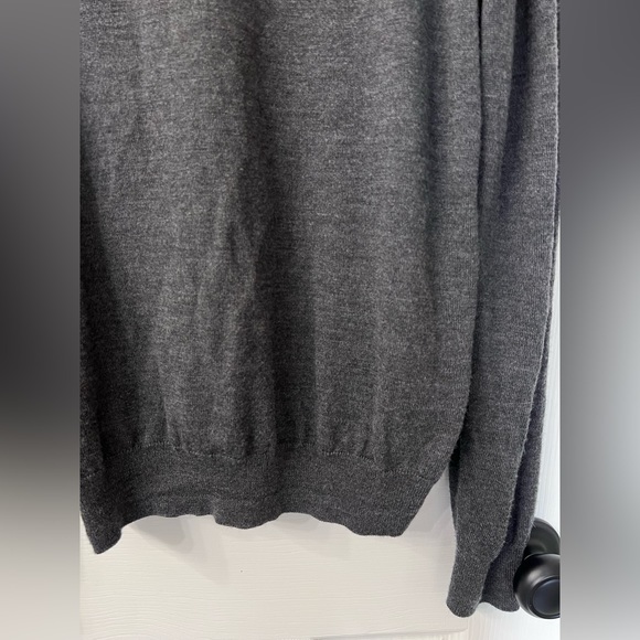 Men’s V Neck Sweater - Picture 7 of 11